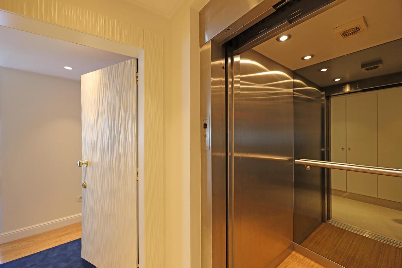Flh Porto Clerigos Luxury Apartments Екстериор снимка